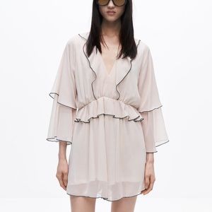 Zara women’s ruffled short jumpsuit V-neck oyster white size XS. New with tag.